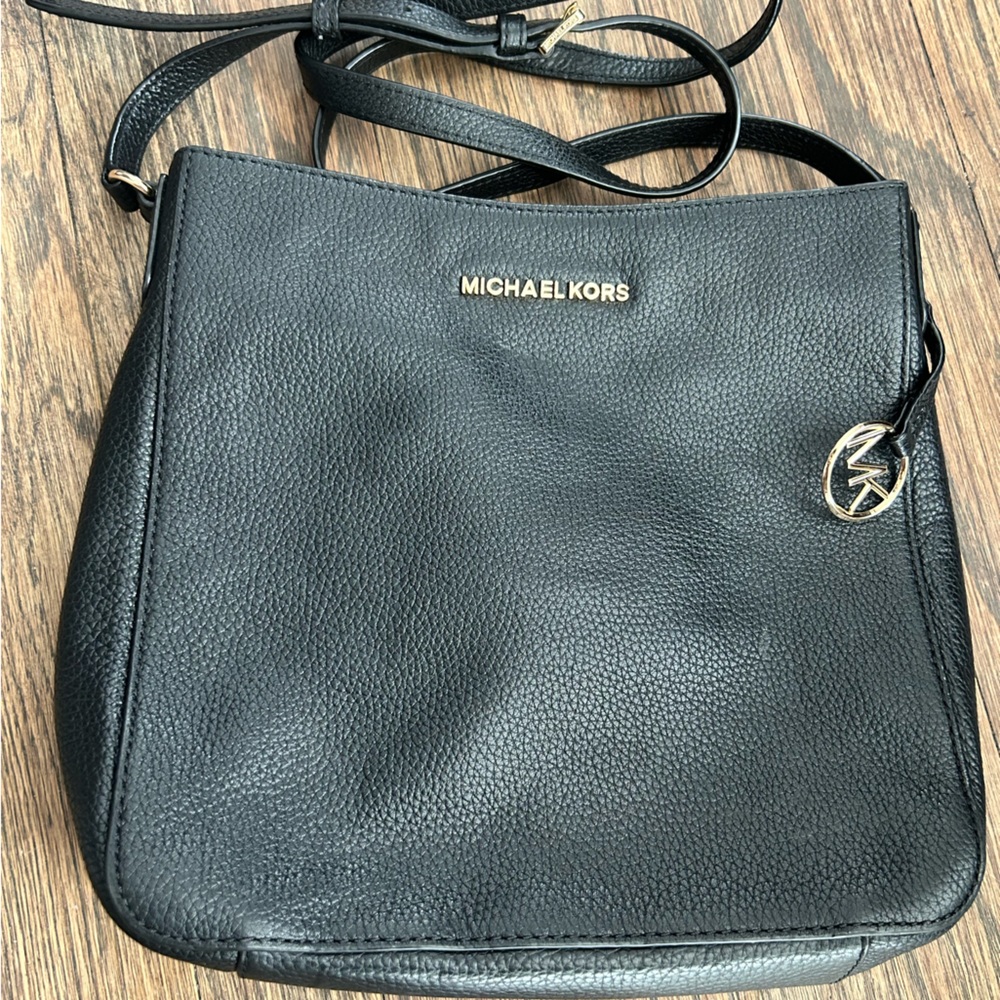 Michael Kors black jet set travel crossbody | Michael Kors crossbody | MK bags